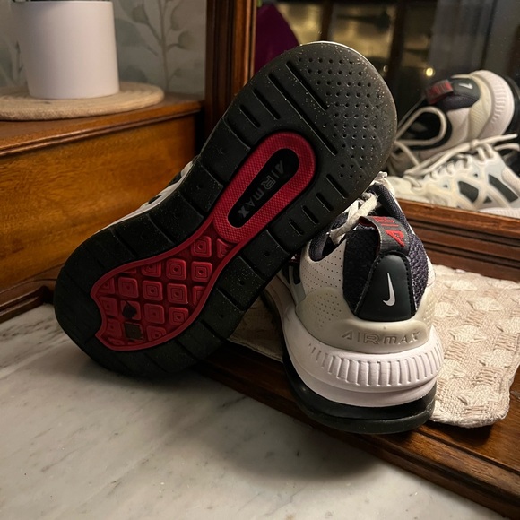 NIKE Air Max Genome SE 1 GS Sneakers Athletic Shoes White Red Black Kid's Sz 6.5 - Picture 8 of 9